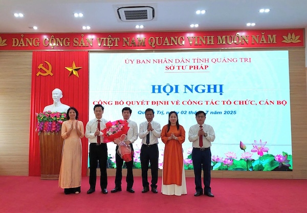 Công bố Nghị quyết thành lập Sở Tư pháp tỉnh Quảng Trị và công tác cán bộ